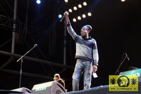 Jah Mason (Jam) with The House Of Riddim Band 16. Chiemsee Reggae Festival - Übersee - Main Stage 28. August 2010 (10).JPG